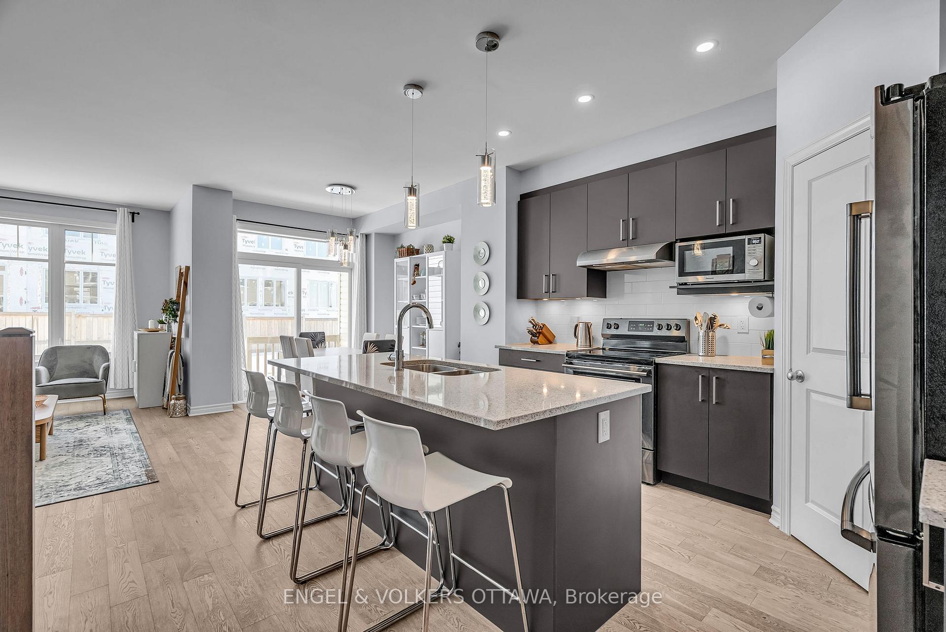 Photo 7 of 887 Antonio Farley Street, Ottawa, Camelot — HOMEH
