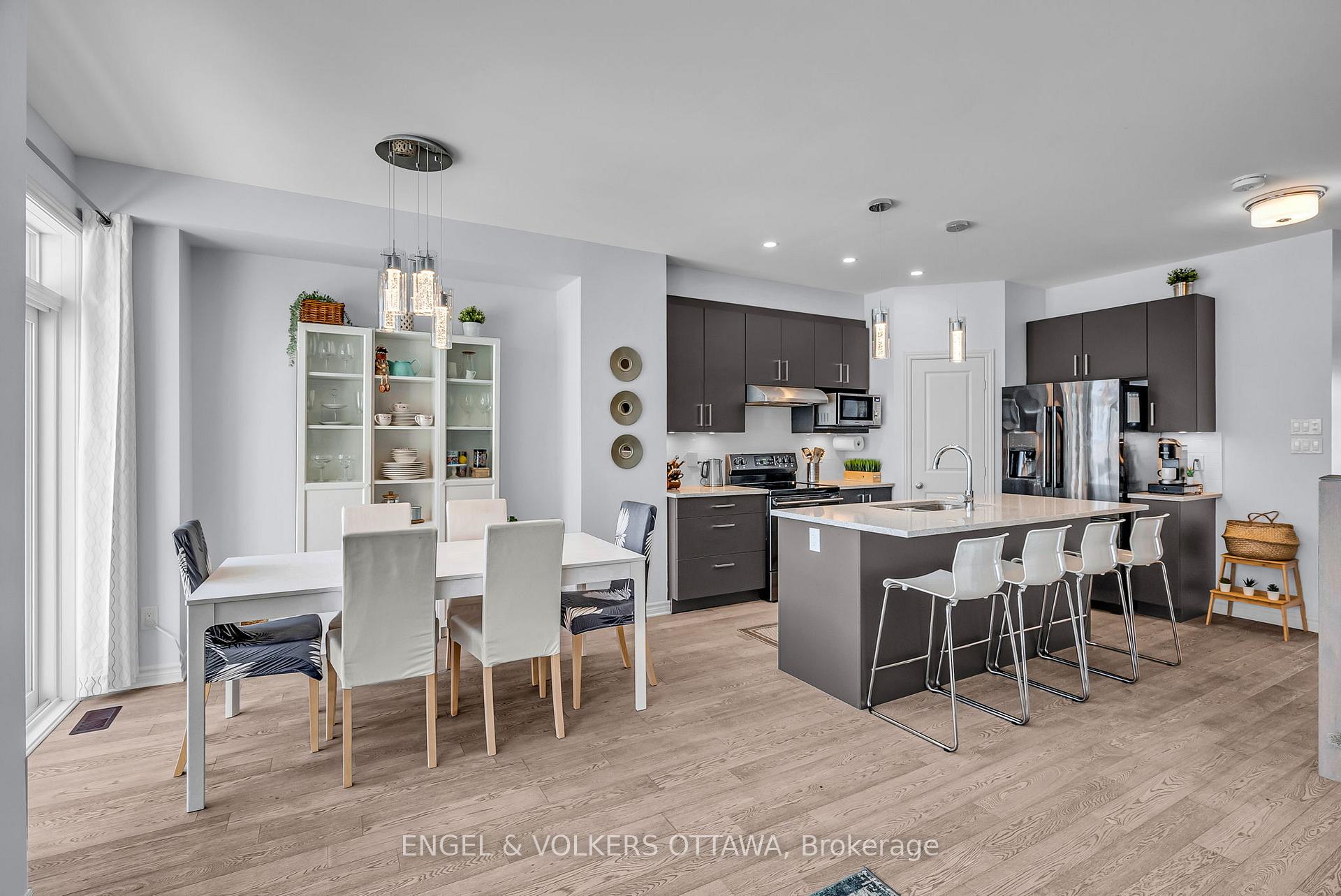 Photo 15 of 887 Antonio Farley Street, Ottawa, Camelot — HOMEH