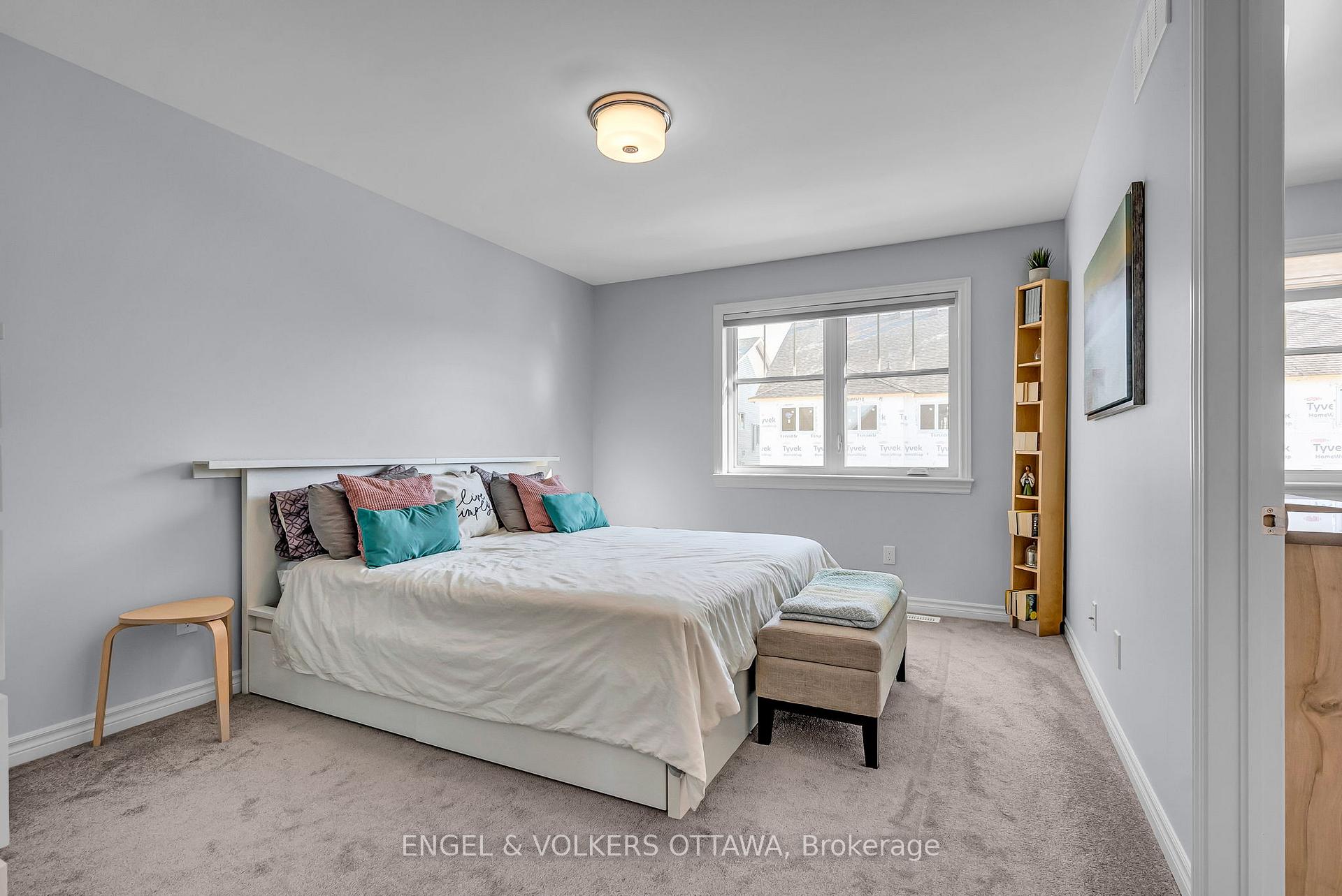 Photo 17 of 887 Antonio Farley Street, Ottawa, Camelot — HOMEH