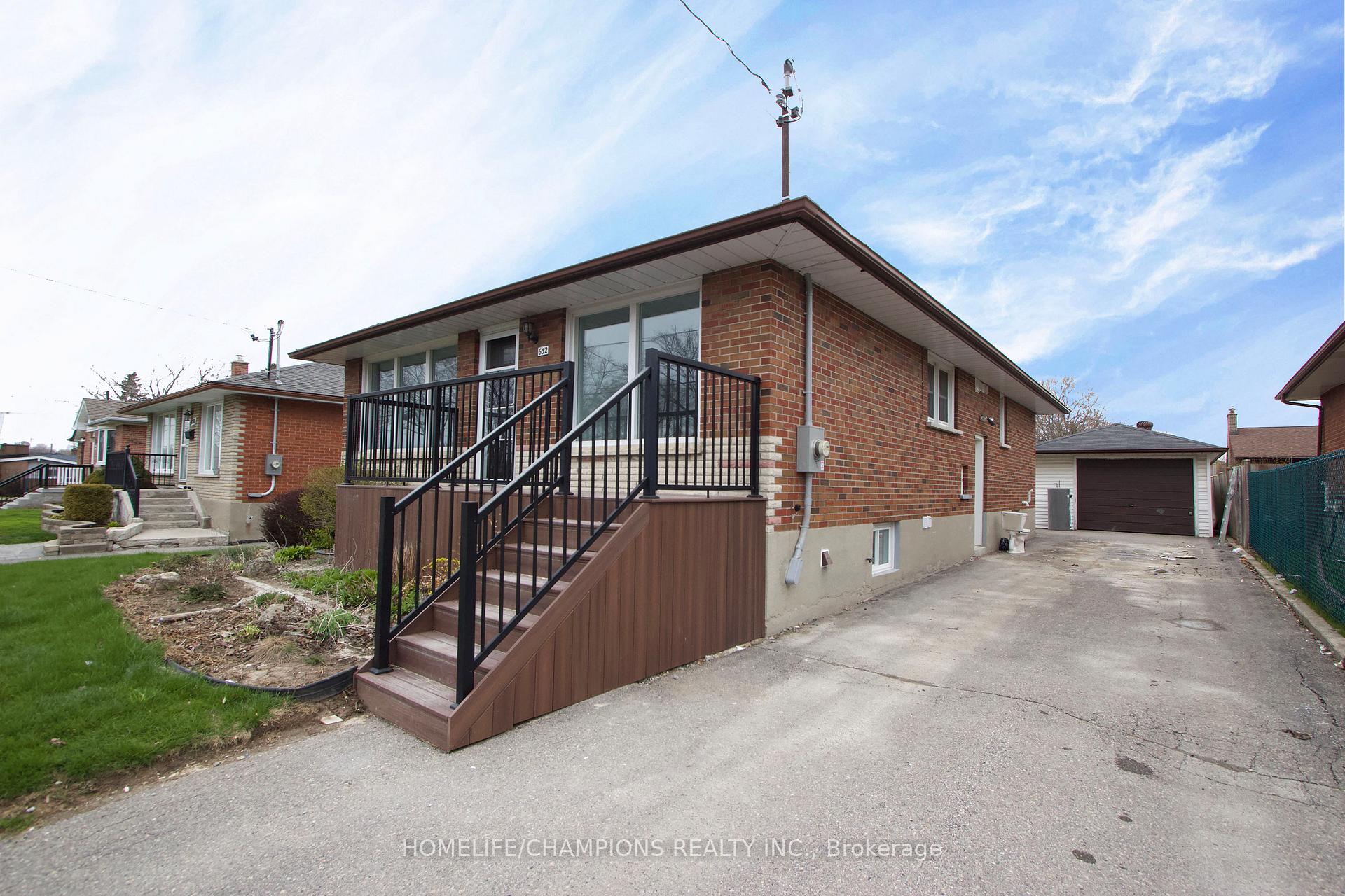 Photo 3 of 632 Olive Avenue, Oshawa, Donevan — HOMEH