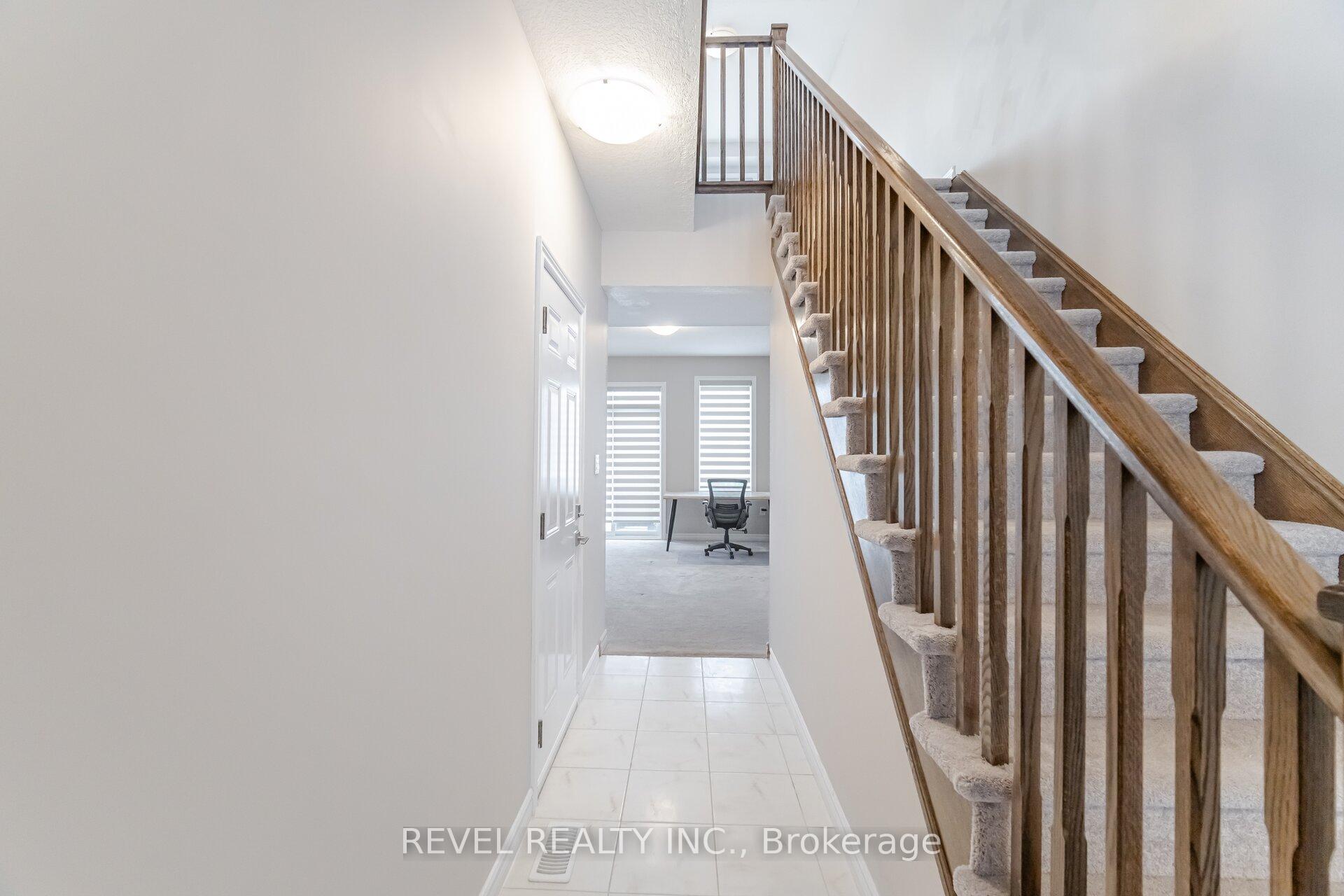 Photo 5 of Unit 22, 445 Ontario Street S, Milton, Timberlea — HOMEH