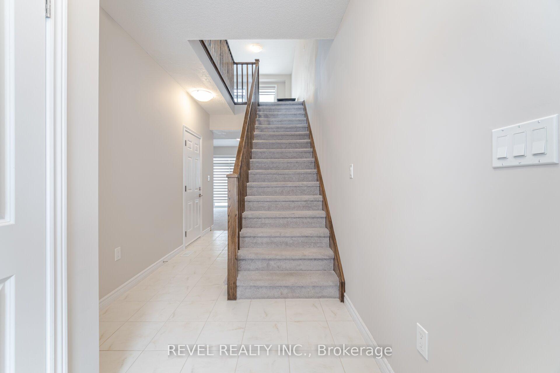 Photo 6 of Unit 22, 445 Ontario Street S, Milton, Timberlea — HOMEH