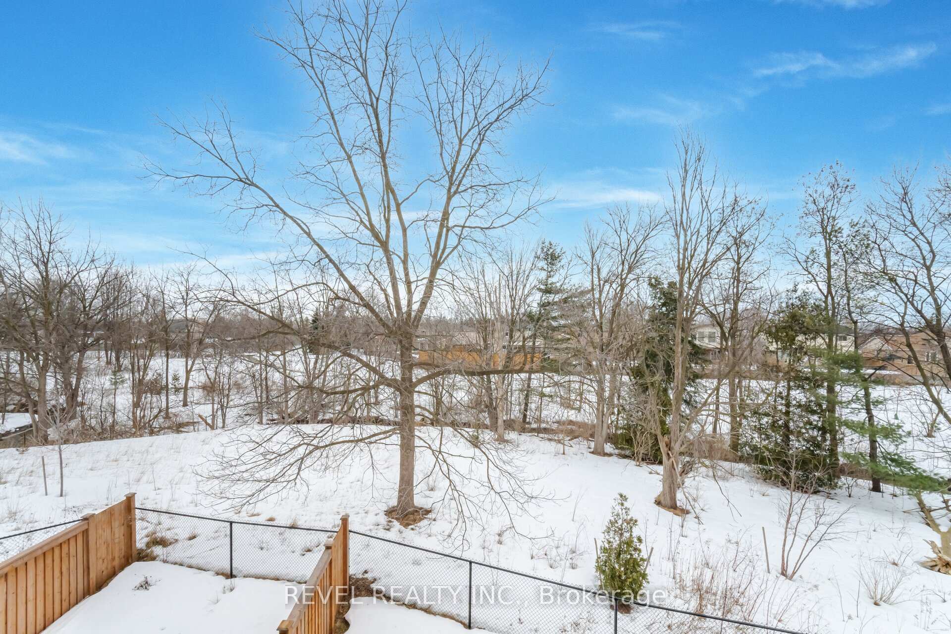 Photo 11 of Unit 22, 445 Ontario Street S, Milton, Timberlea — HOMEH