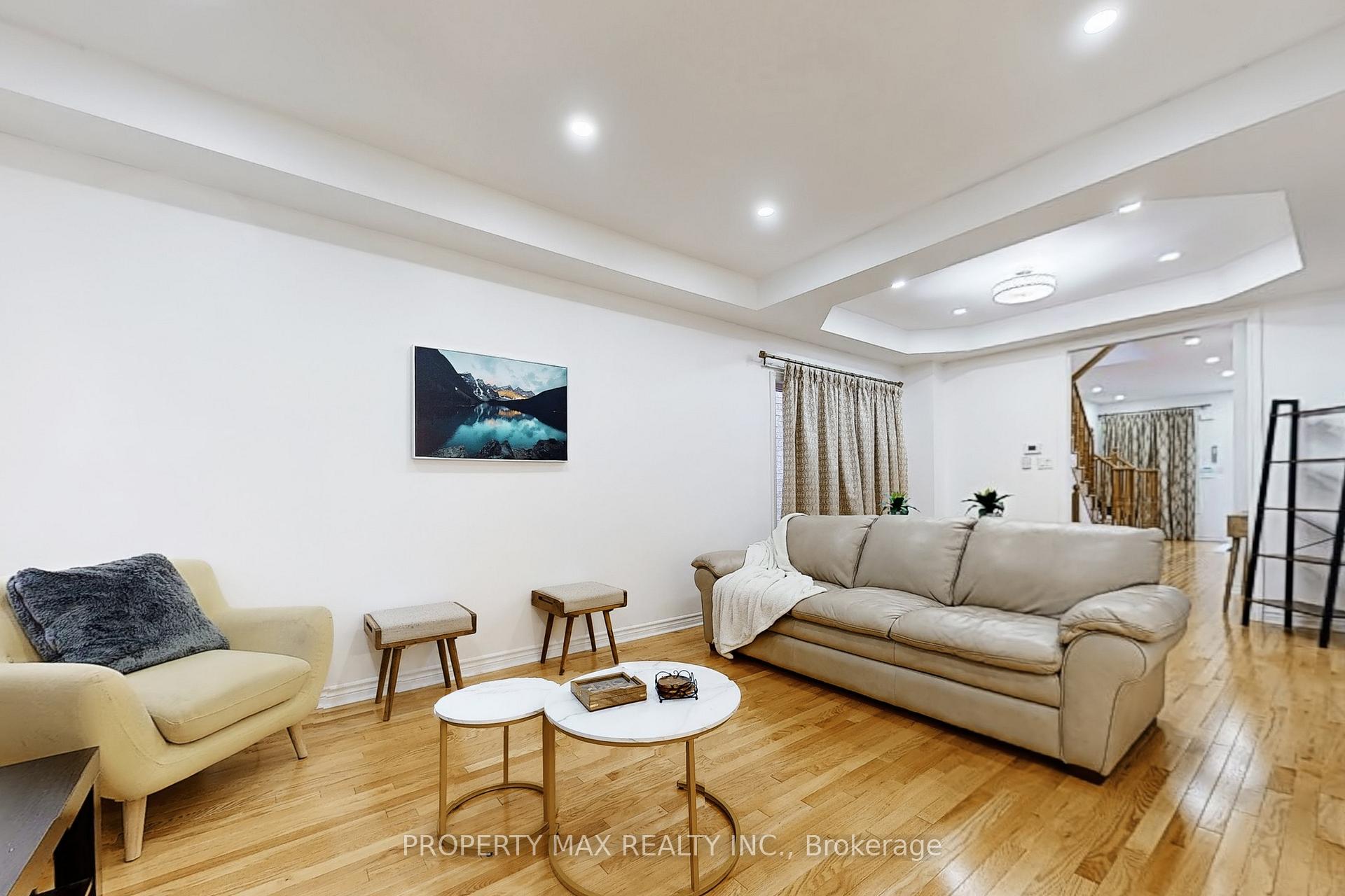 Photo 2 of 1577 Brandy Court, Pickering, Duffin Heights — HOMEH