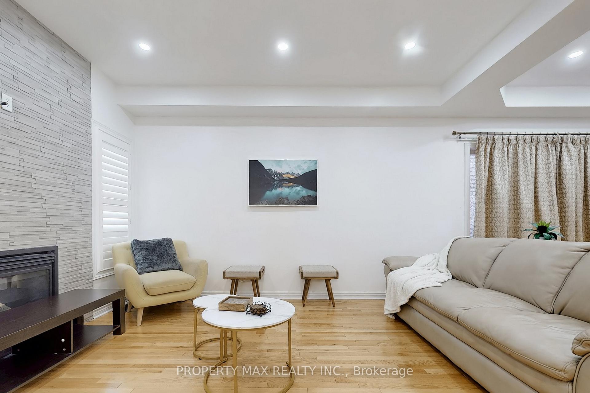 Photo 3 of 1577 Brandy Court, Pickering, Duffin Heights — HOMEH