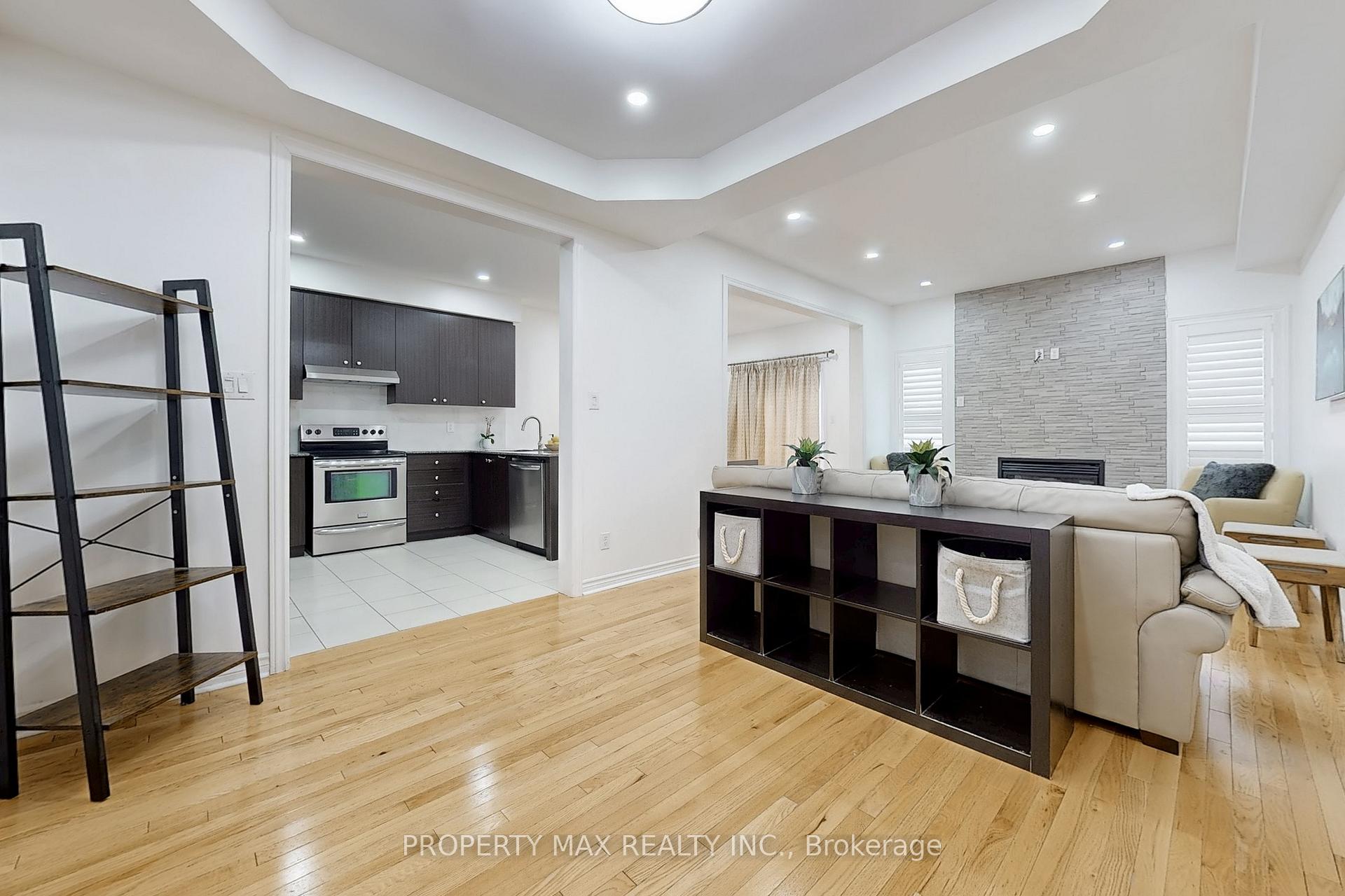 Photo 4 of 1577 Brandy Court, Pickering, Duffin Heights — HOMEH