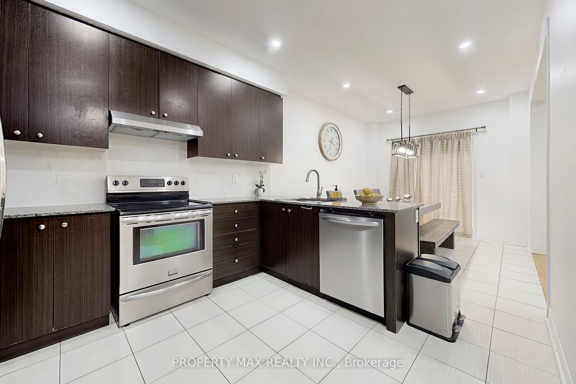 Photo 10 of 1577 Brandy Court, Pickering, Duffin Heights — HOMEH