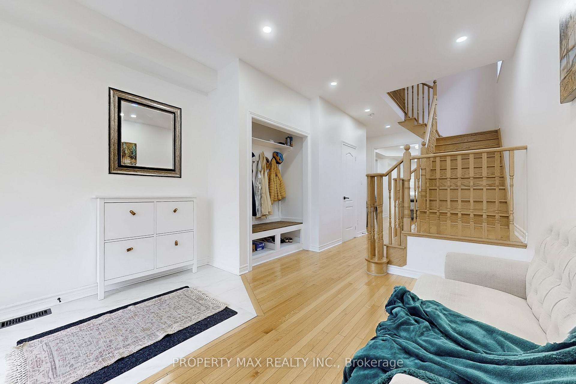 Photo 13 of 1577 Brandy Court, Pickering, Duffin Heights — HOMEH