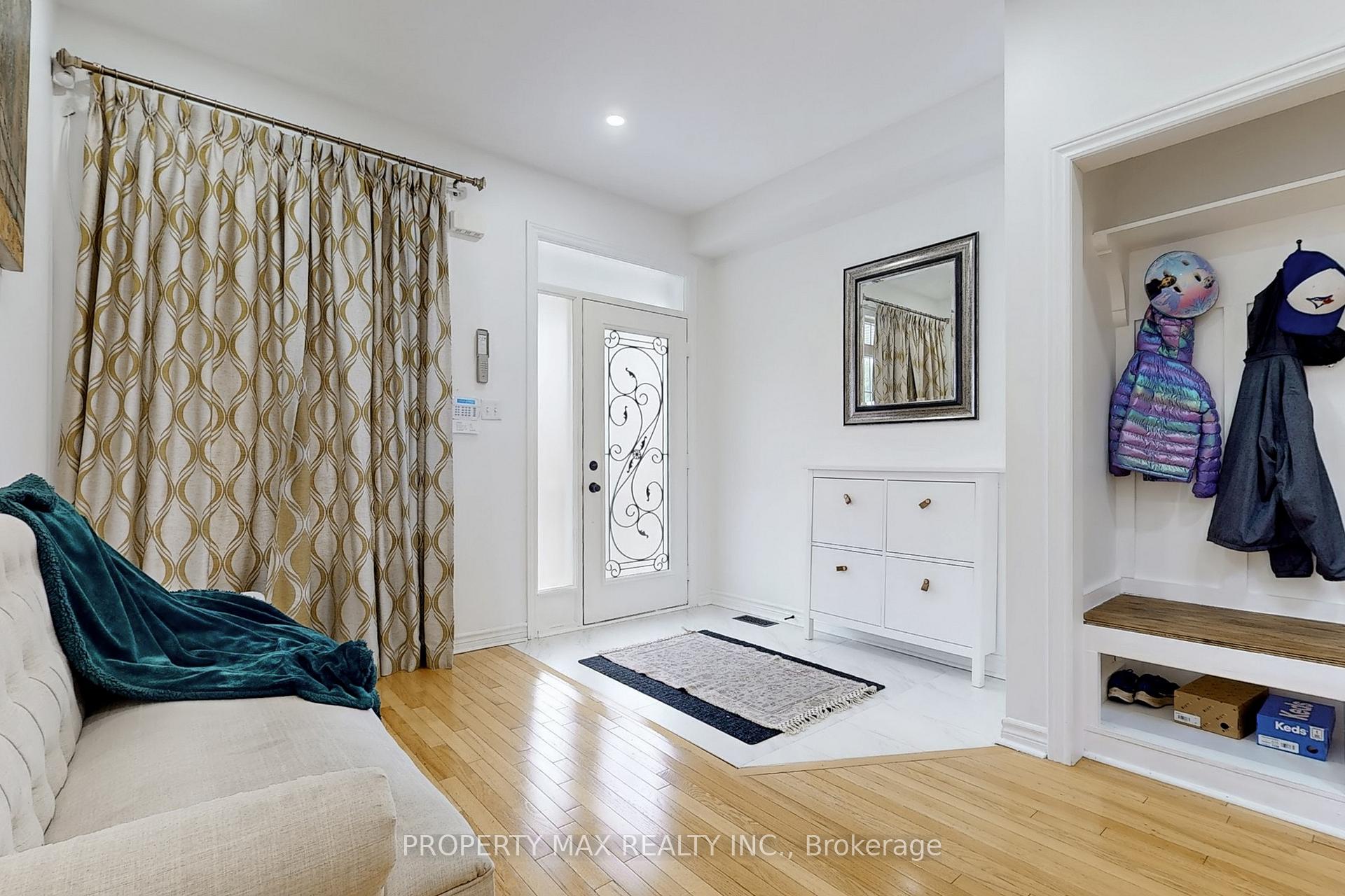 Photo 14 of 1577 Brandy Court, Pickering, Duffin Heights — HOMEH