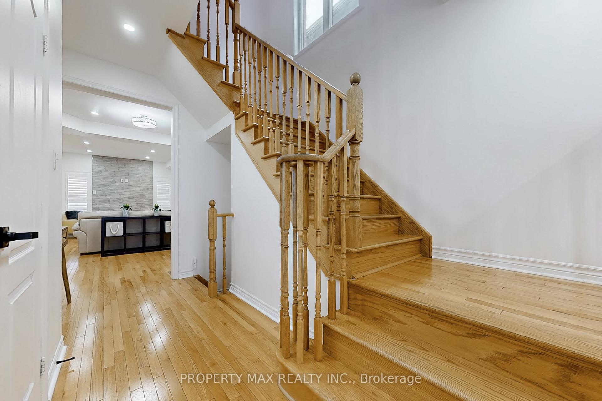 Photo 16 of 1577 Brandy Court, Pickering, Duffin Heights — HOMEH