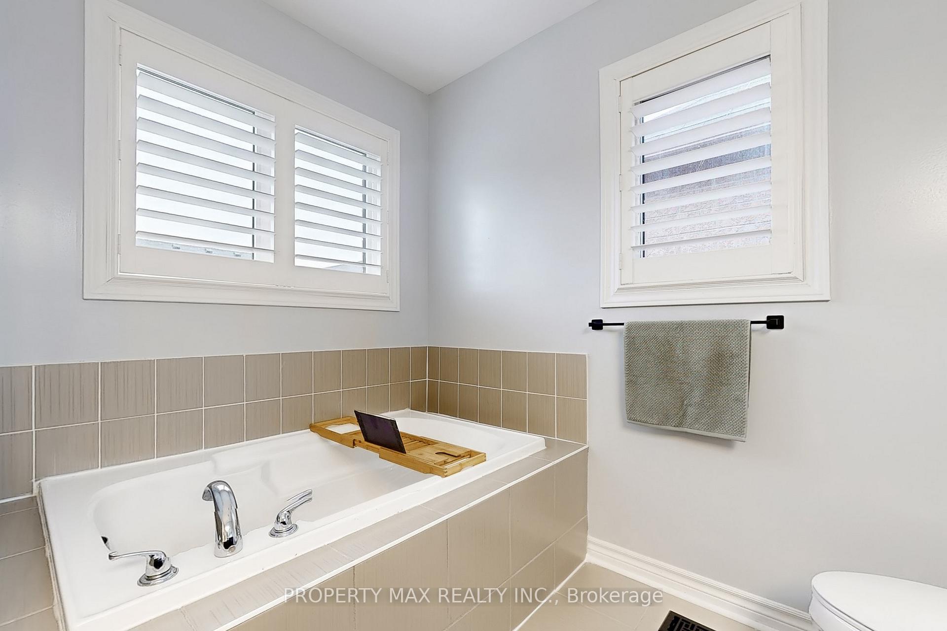 Photo 25 of 1577 Brandy Court, Pickering, Duffin Heights — HOMEH