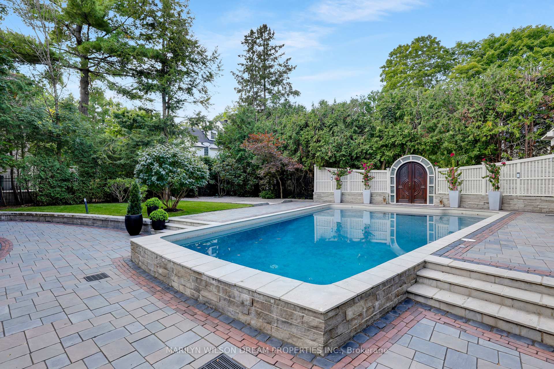 Photo 6 of 421 Lansdowne Road N, Ottawa, Rockcliffe — HOMEH
