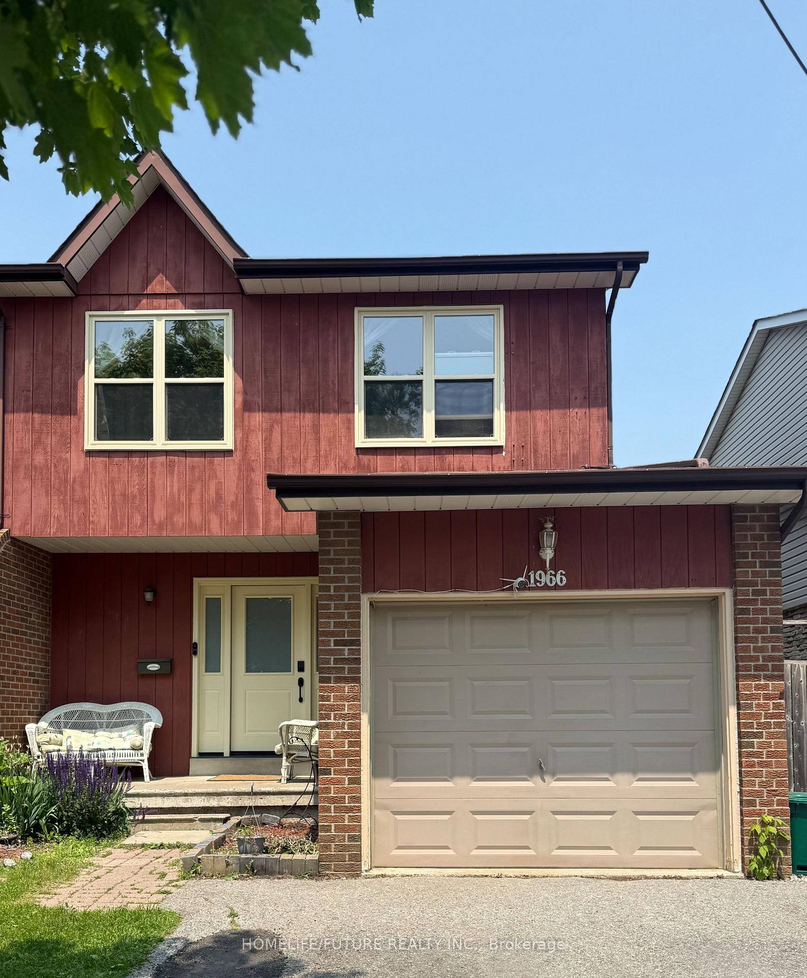 Front of 1966 Faylee Crescent