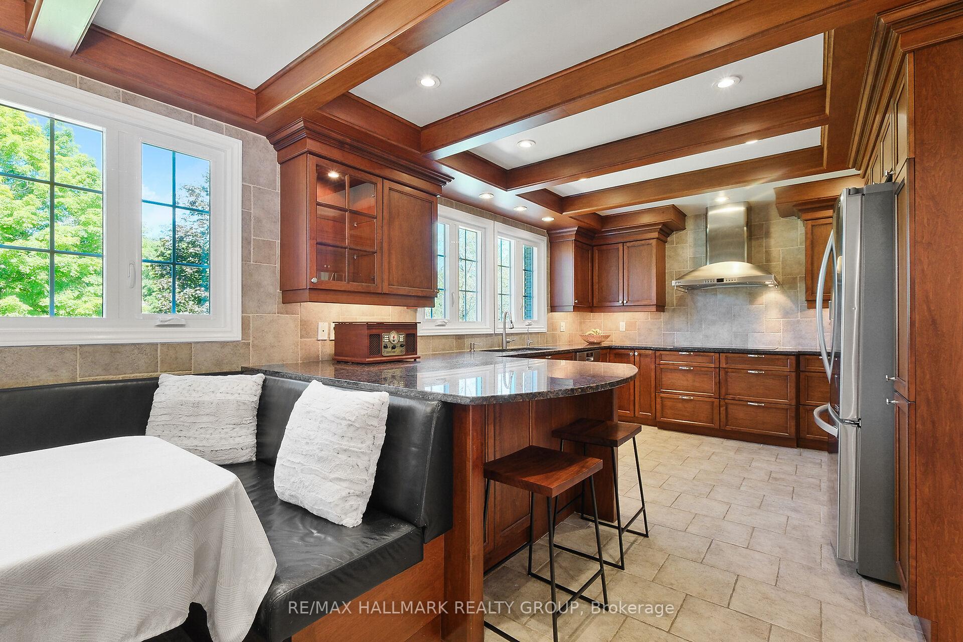 Photo 9 of 1390 Millburn Crescent, Ottawa, Cumberland Ridge — HOMEH