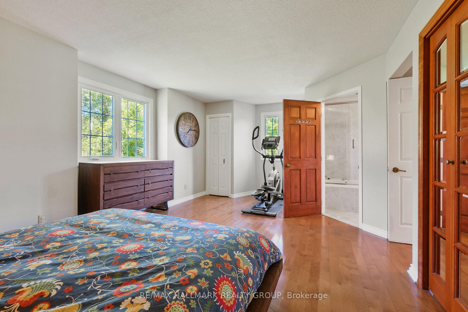 Photo 19 of 1390 Millburn Crescent, Ottawa, Cumberland Ridge — HOMEH