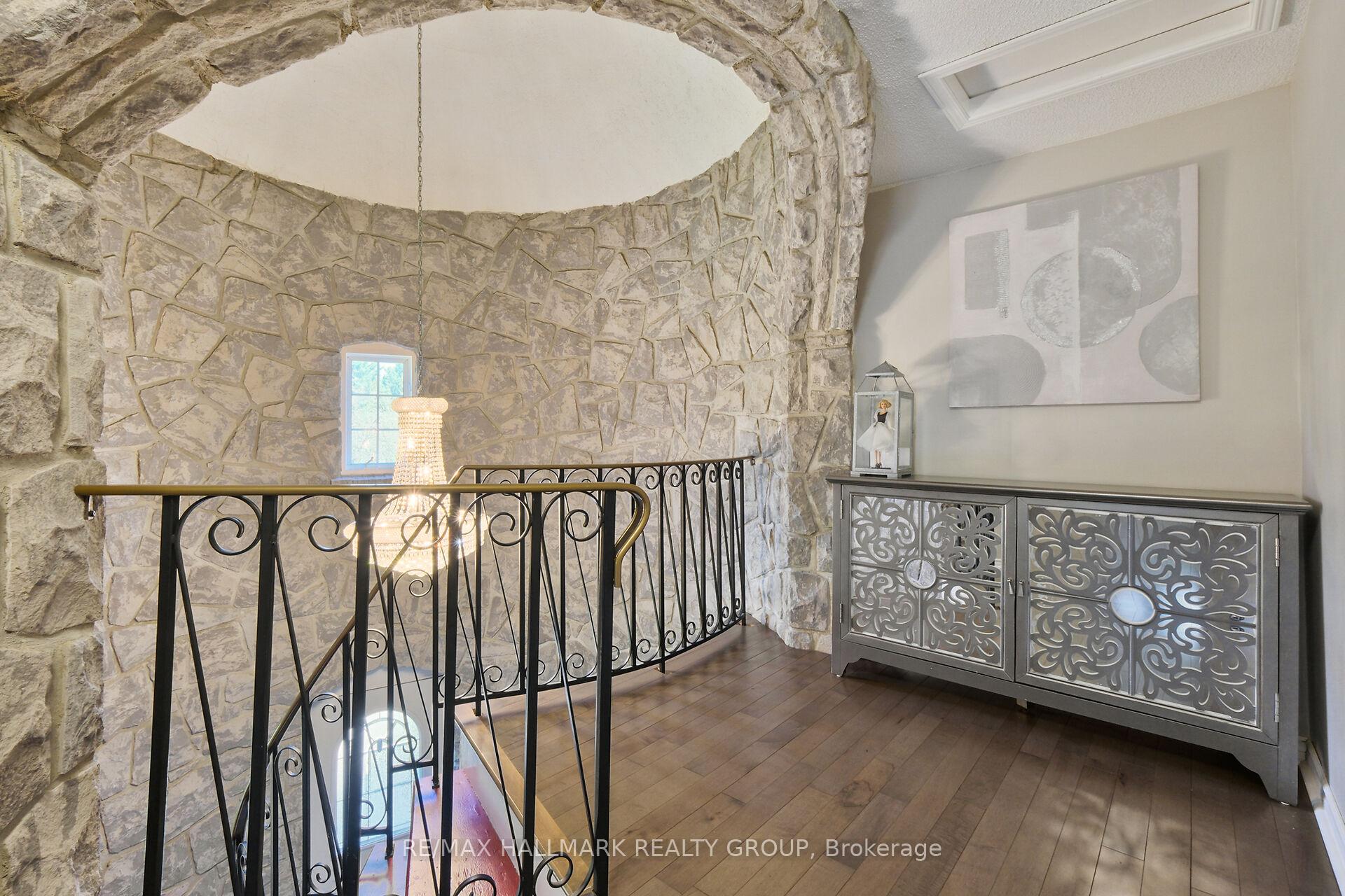 Photo 22 of 1390 Millburn Crescent, Ottawa, Cumberland Ridge — HOMEH