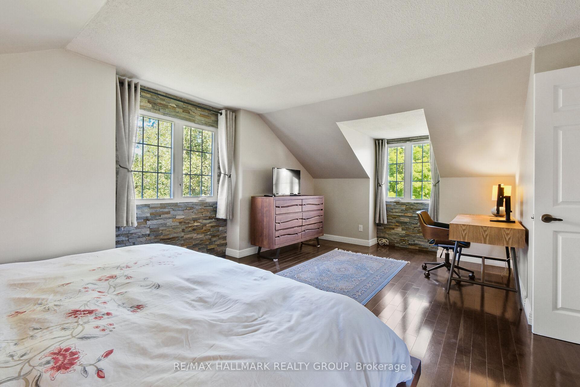 Photo 24 of 1390 Millburn Crescent, Ottawa, Cumberland Ridge — HOMEH