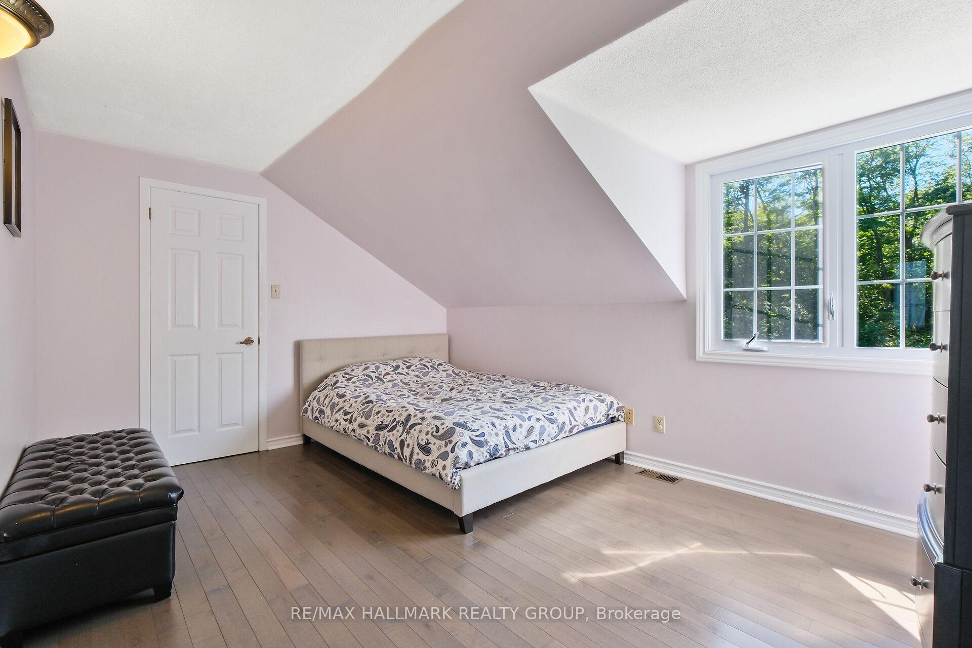 Photo 25 of 1390 Millburn Crescent, Ottawa, Cumberland Ridge — HOMEH