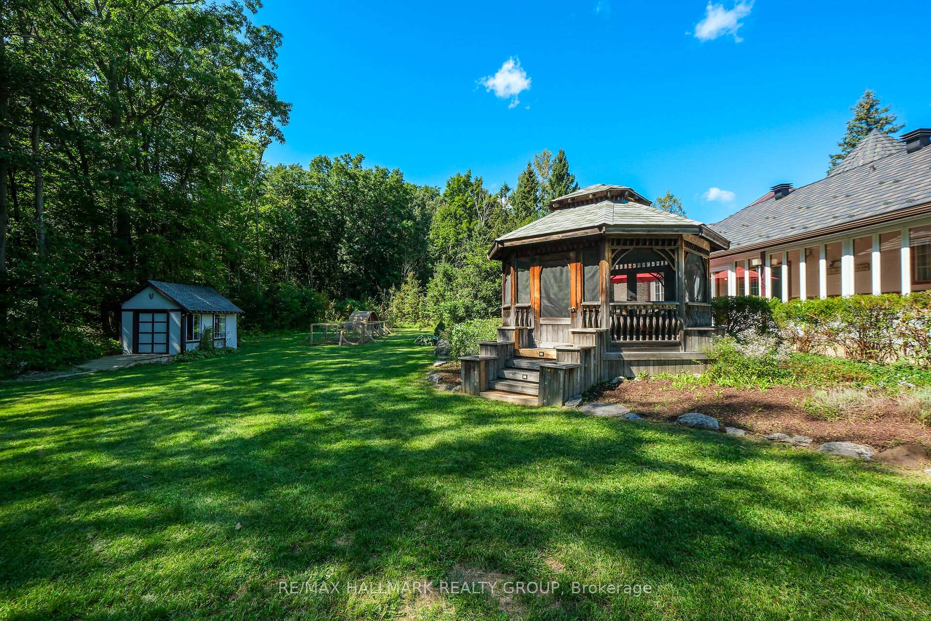 Photo 32 of 1390 Millburn Crescent, Ottawa, Cumberland Ridge — HOMEH