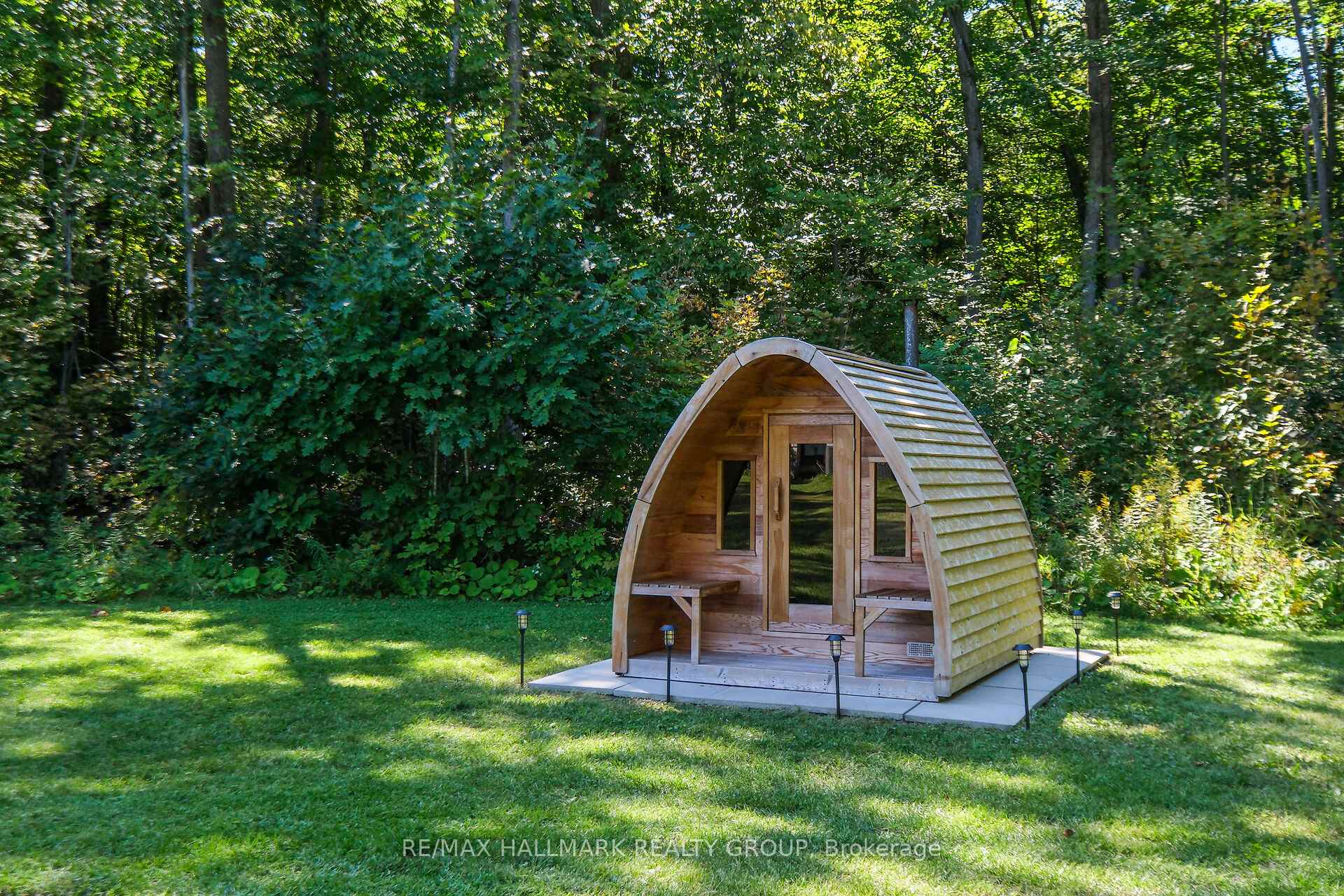 Photo 36 of 1390 Millburn Crescent, Ottawa, Cumberland Ridge — HOMEH