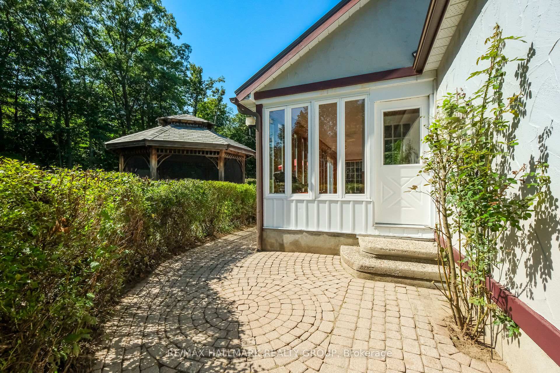 Photo 38 of 1390 Millburn Crescent, Ottawa, Cumberland Ridge — HOMEH