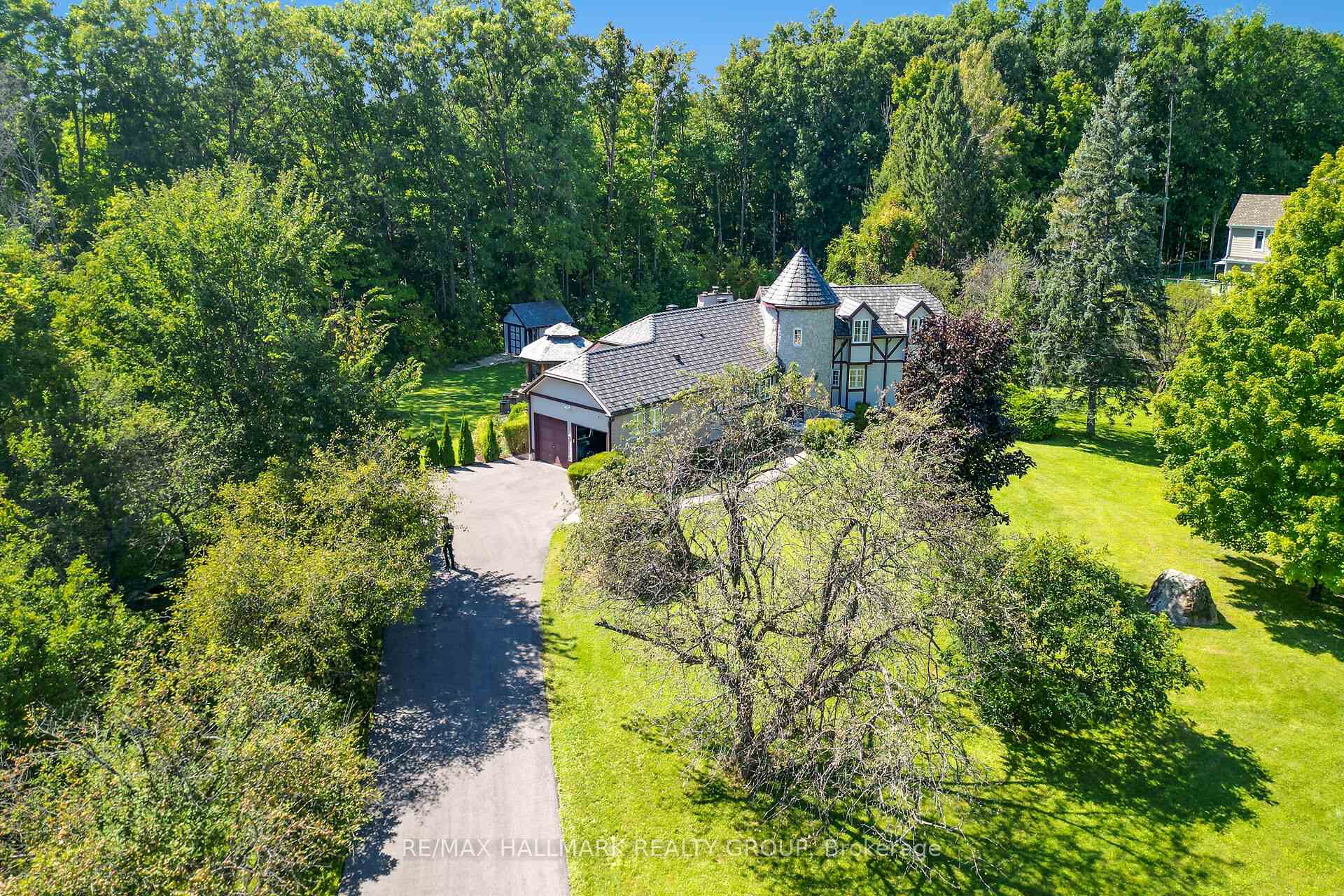 Photo 39 of 1390 Millburn Crescent, Ottawa, Cumberland Ridge — HOMEH