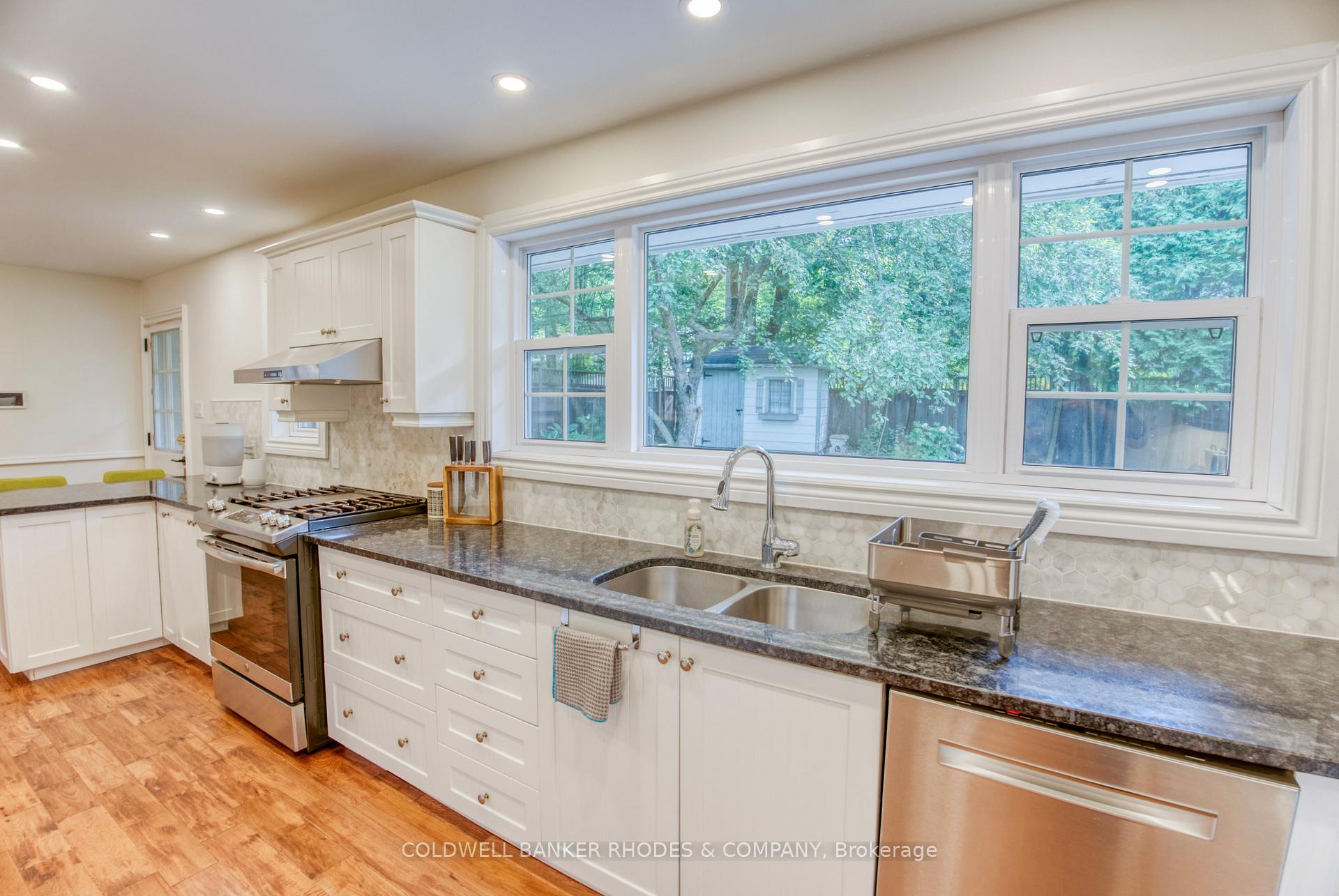 Photo 14 of 150 Lakeway Drive, Ottawa, Rockcliffe — HOMEH