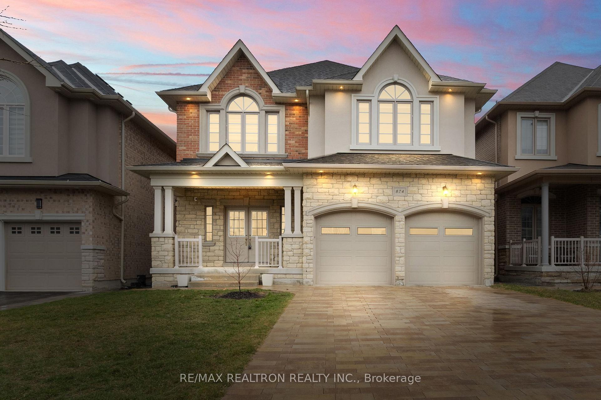 Front of 874 Wingarden Crescent