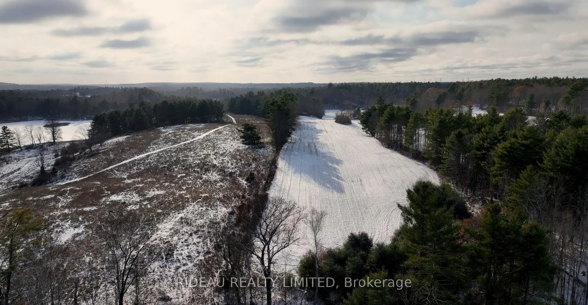 Photo 5 of 1262 Highway 15, Rideau Lakes, Rideau Lakes (South Crosby) Twp — HOMEH