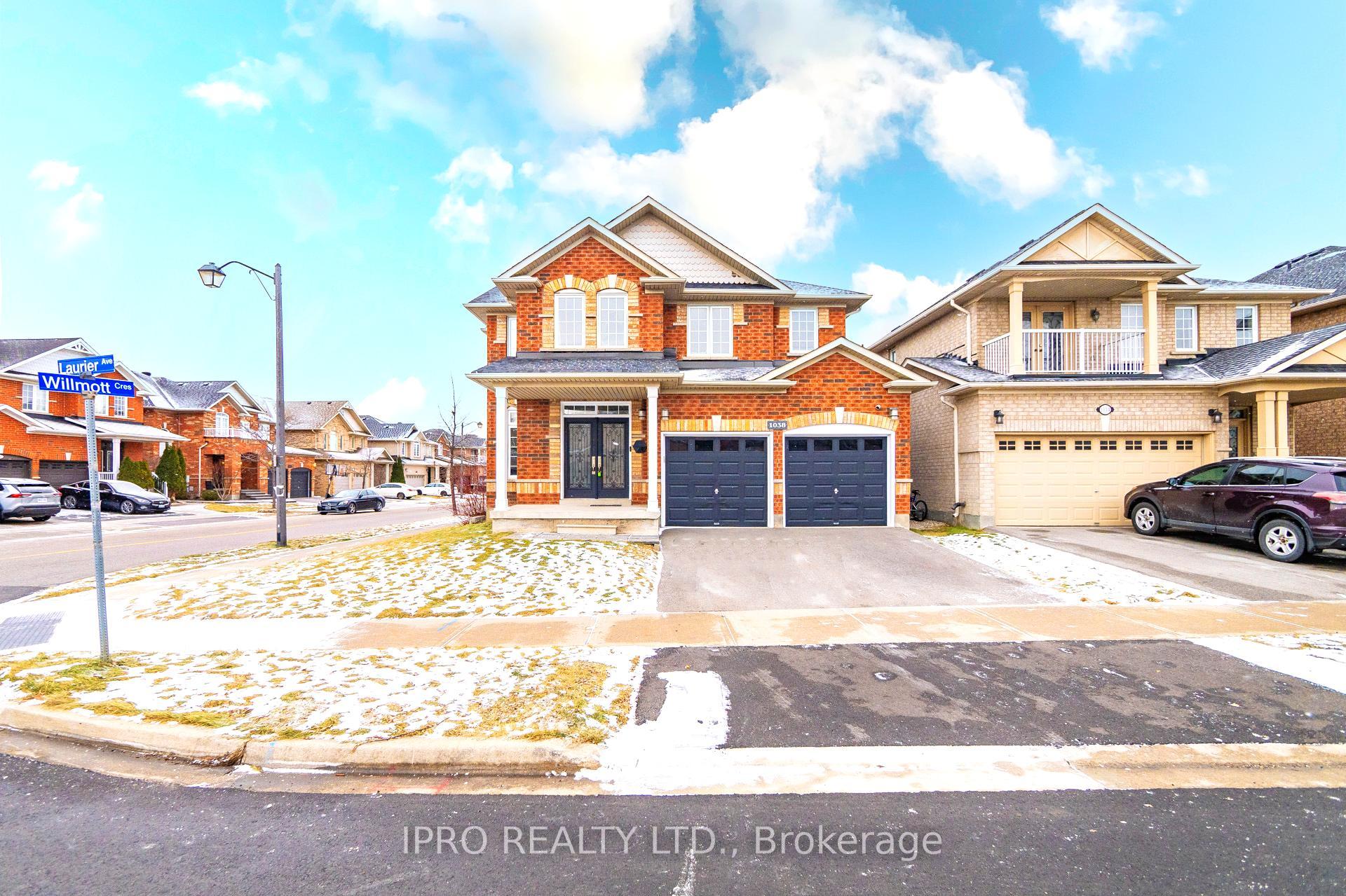 Front of 1038 Laurier Avenue