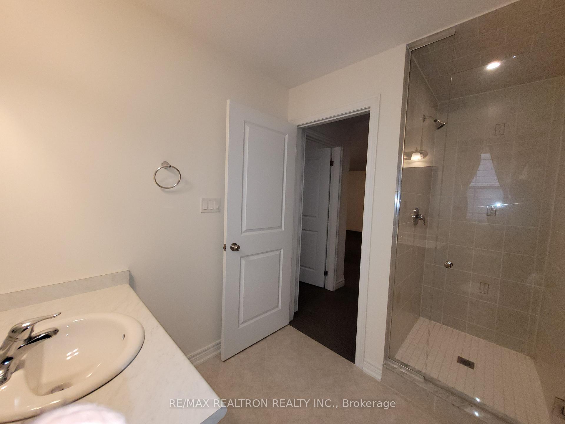 Photo 9 of 122 Rothwell Gardens, Peterborough, Northcrest Ward 5 — HOMEH