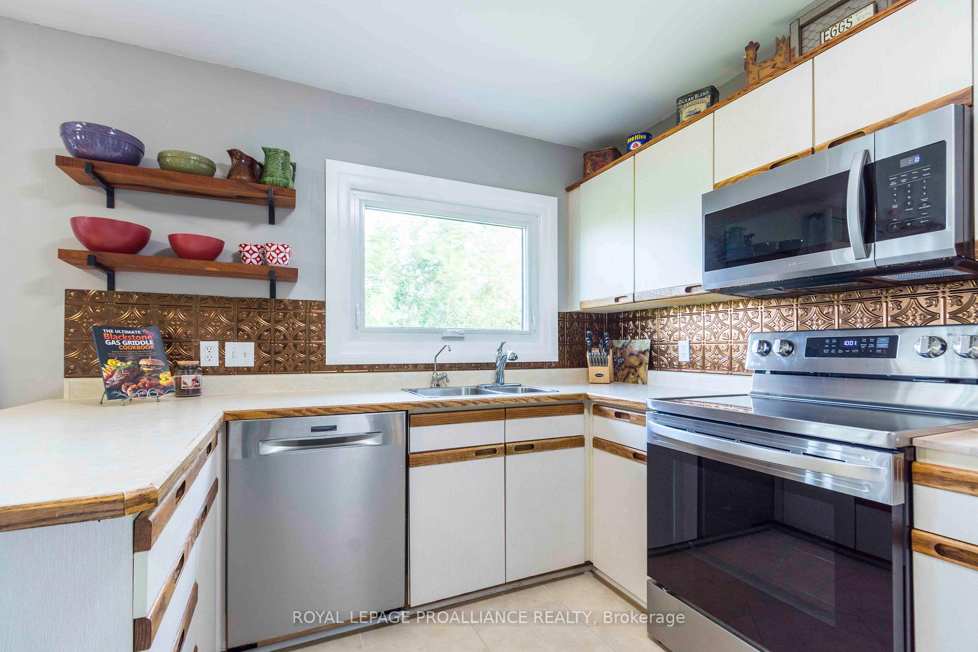 Photo 15 of 37 Dempsey Road, Prince Edward County, Ameliasburg Ward — HOMEH