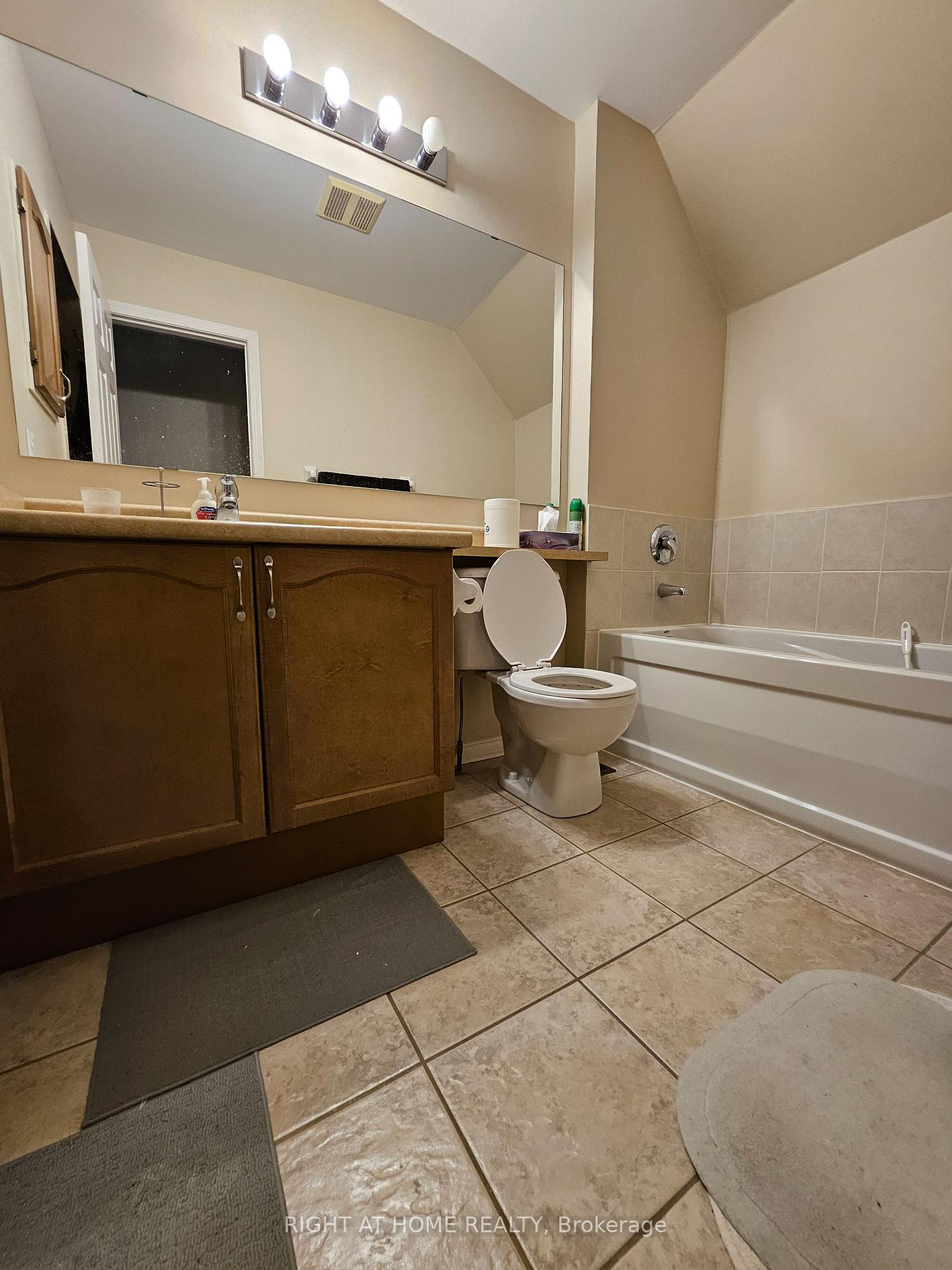 Photo 13 of Unit 75, 1775 Valley Farm Road, Pickering, Town Centre — HOMEH