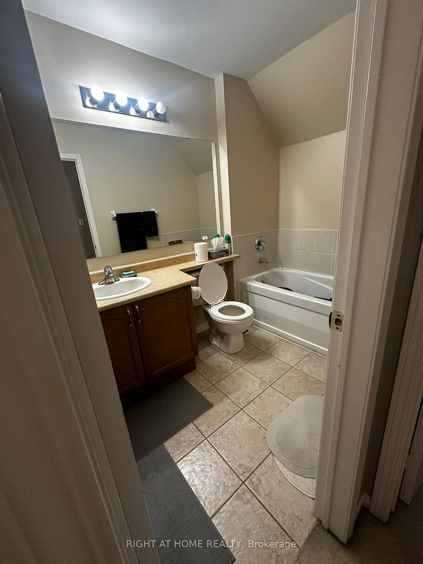 Photo 15 of Unit 75, 1775 Valley Farm Road, Pickering, Town Centre — HOMEH
