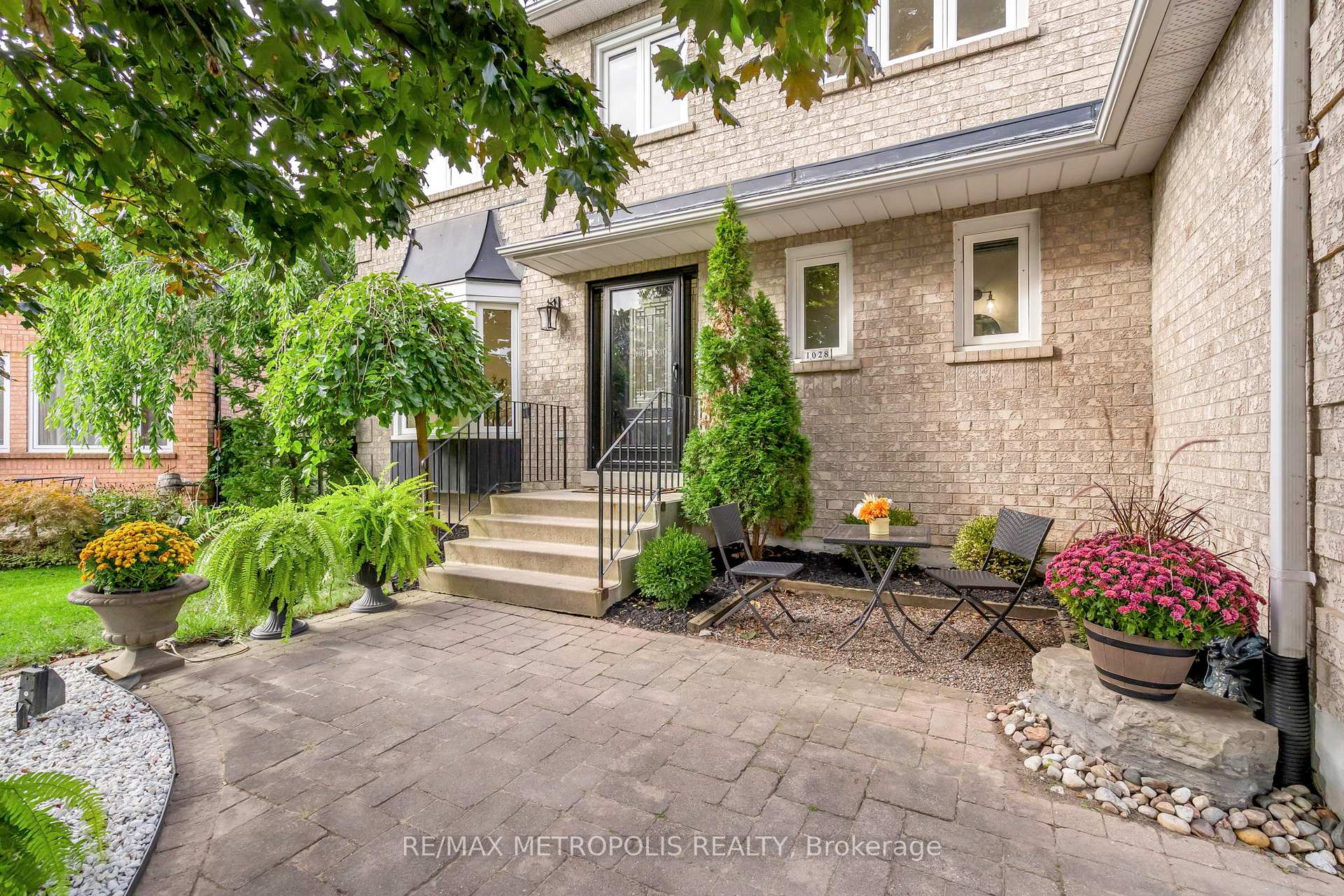 Photo 5 of 1028 Moorelands Crescent, Pickering, Rosebank — HOMEH