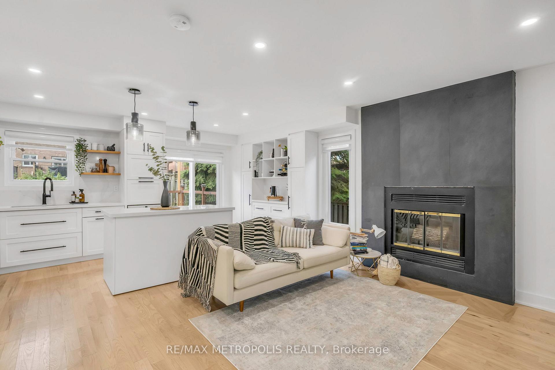Photo 7 of 1028 Moorelands Crescent, Pickering, Rosebank — HOMEH