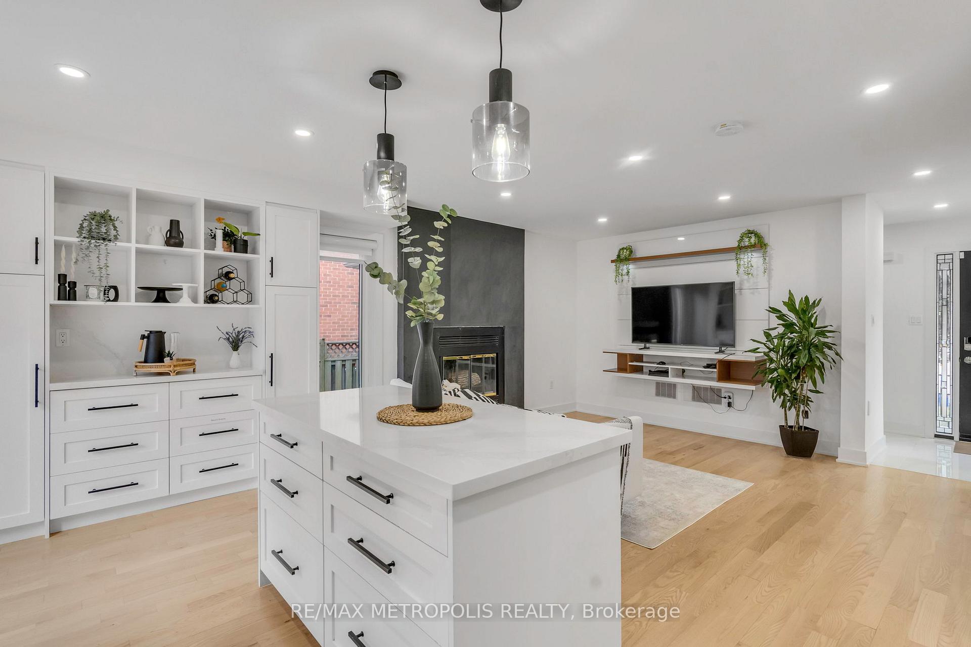 Photo 10 of 1028 Moorelands Crescent, Pickering, Rosebank — HOMEH