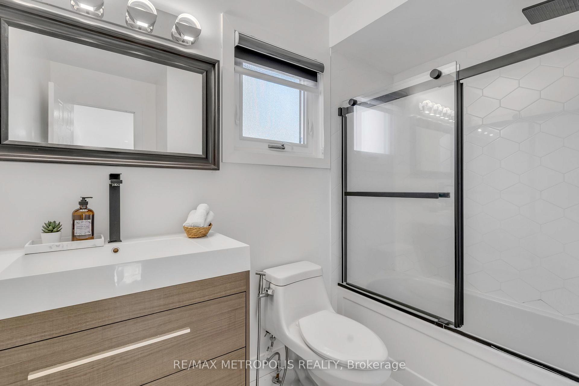Photo 26 of 1028 Moorelands Crescent, Pickering, Rosebank — HOMEH