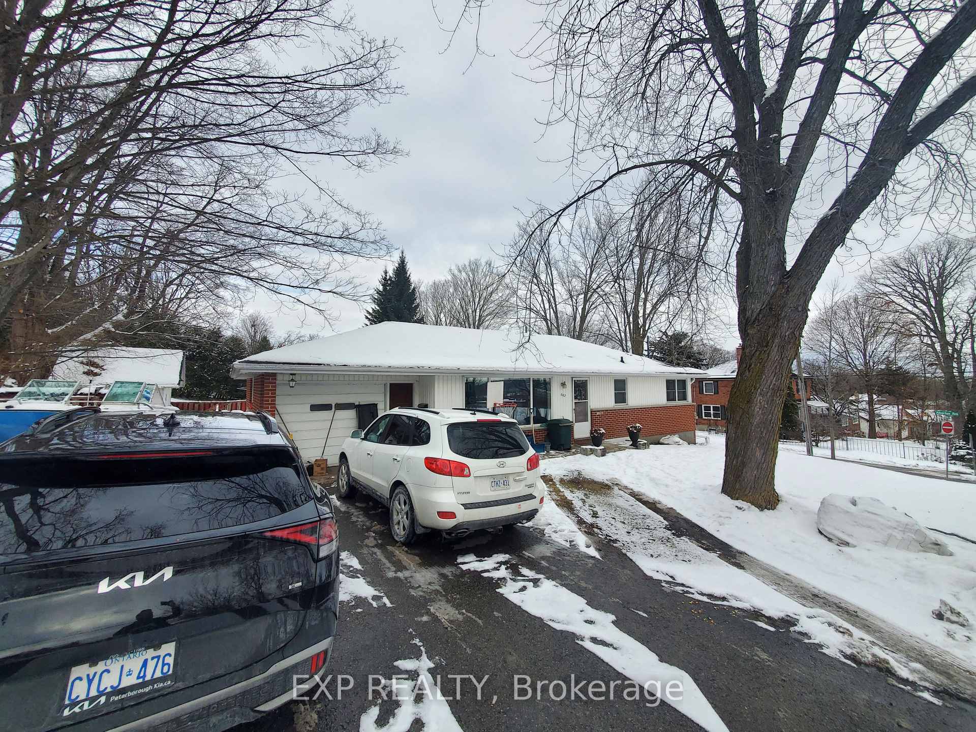 Photo 2 of 662 Sherbrooke Street, Peterborough, Town Ward 3 — HOMEH