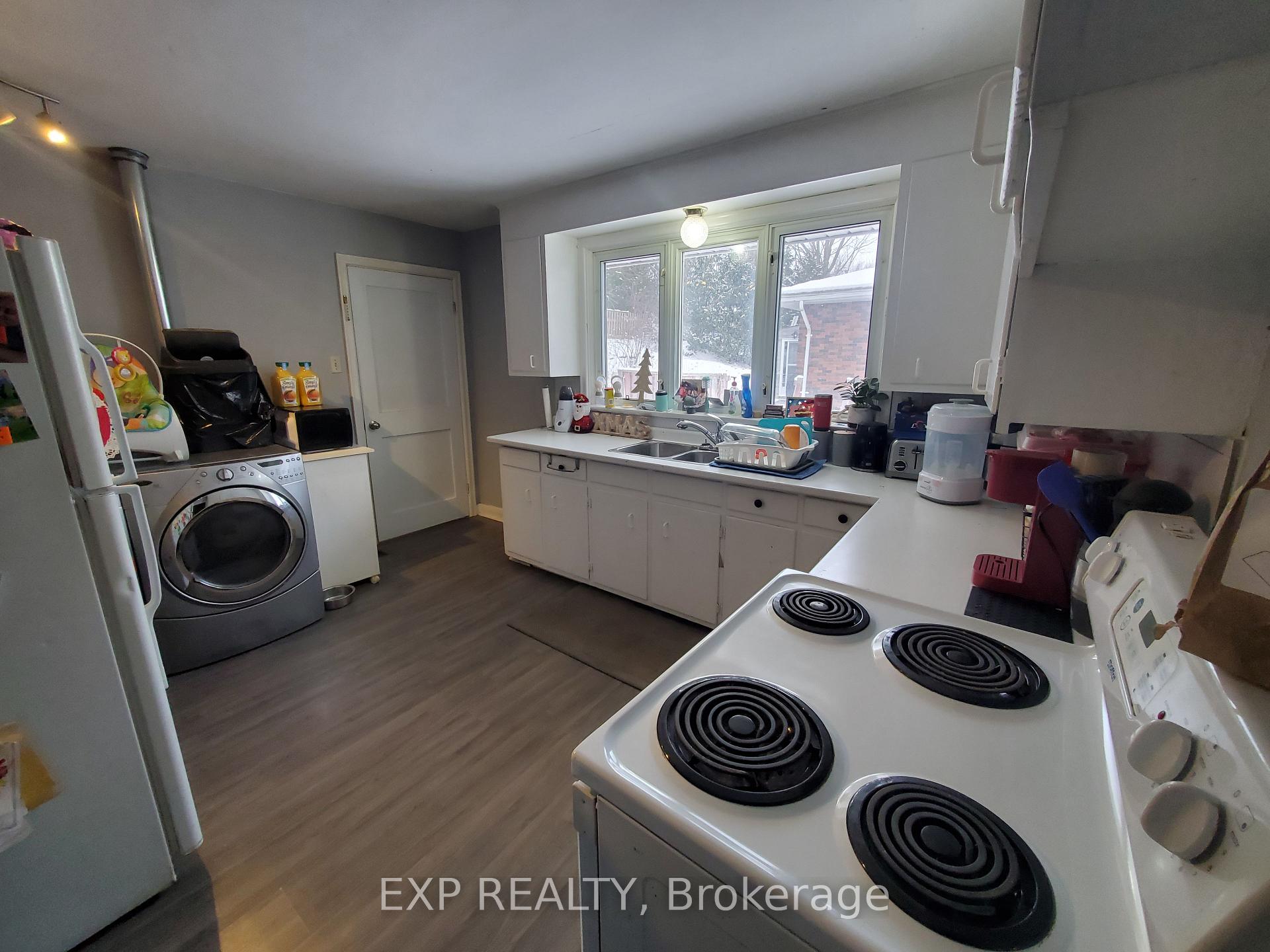 Photo 6 of 662 Sherbrooke Street, Peterborough, Town Ward 3 — HOMEH