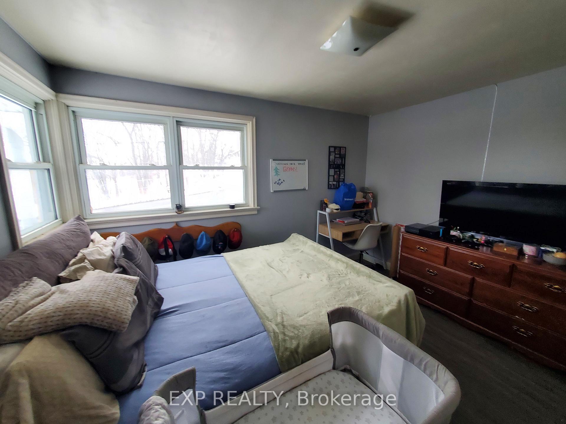 Photo 11 of 662 Sherbrooke Street, Peterborough, Town Ward 3 — HOMEH