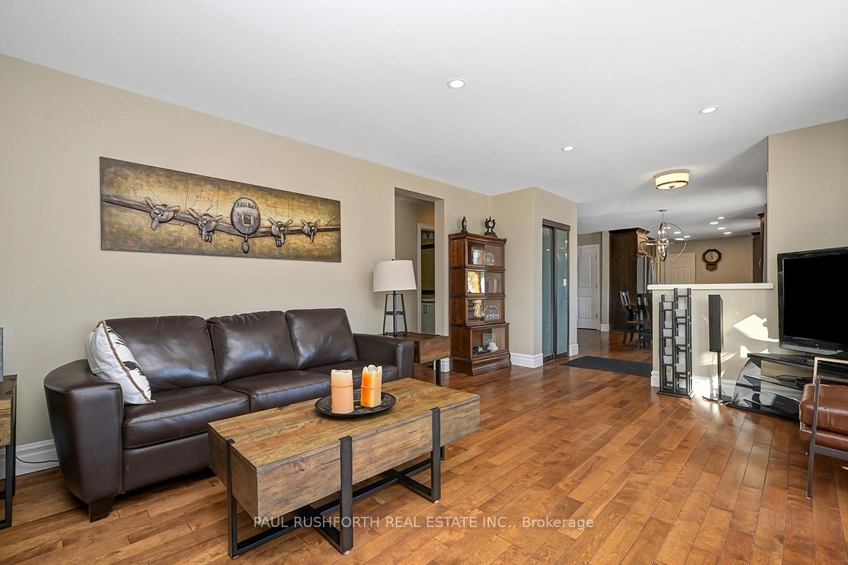 Photo 10 of 970 Meteor Avenue, Ottawa, Navan — HOMEH