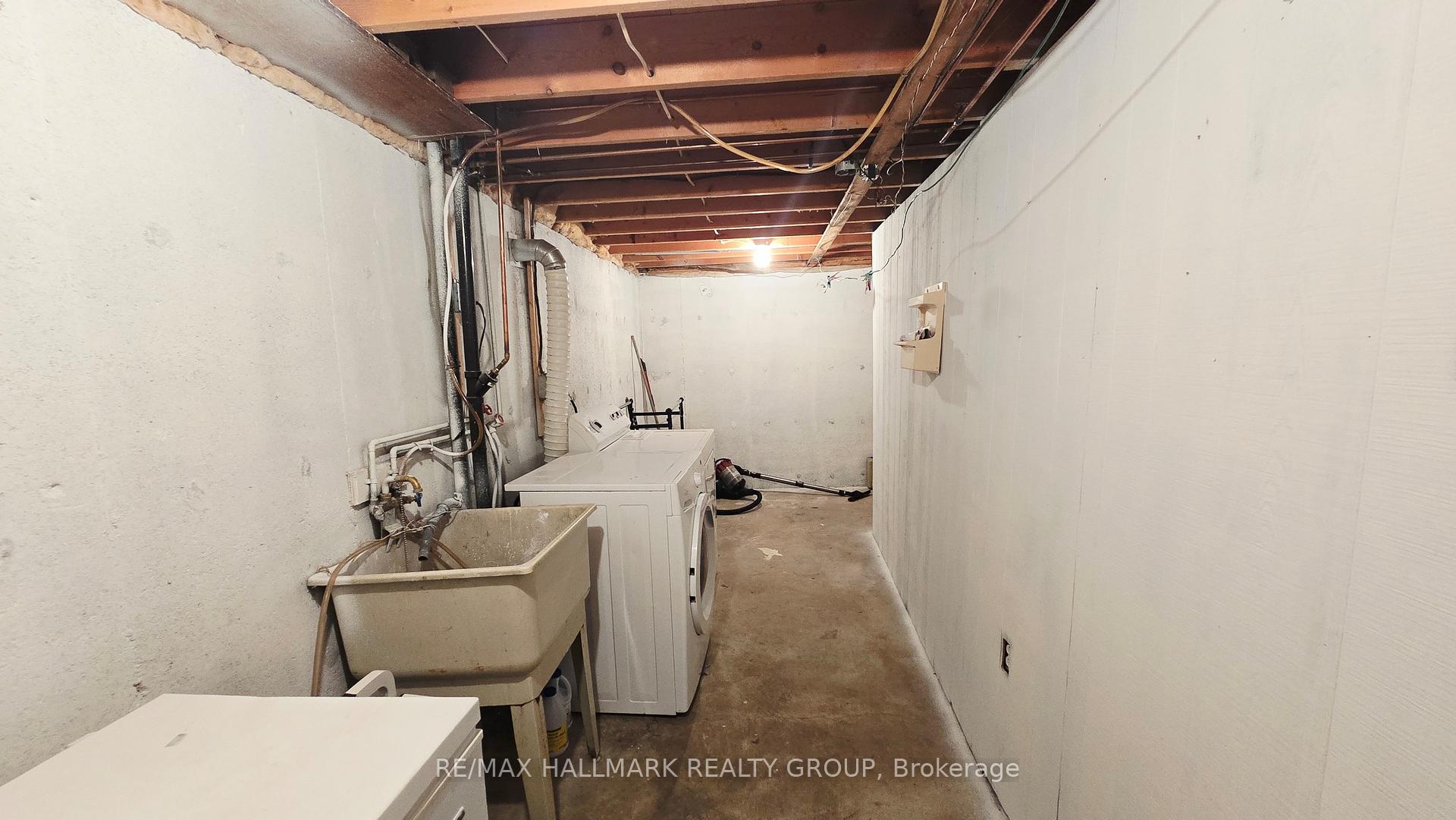 Photo 29 of 228 Airth Boulevard, Renfrew — HOMEH