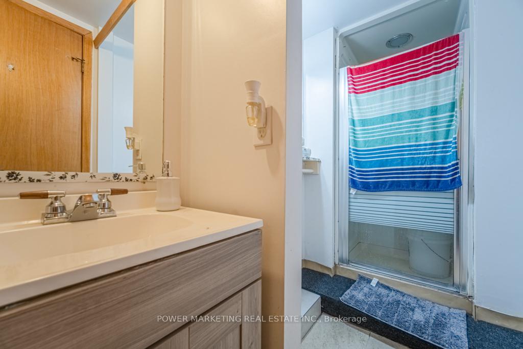 Photo 23 of 334 Tulip Crescent, Ottawa, Chatelaine Village — HOMEH