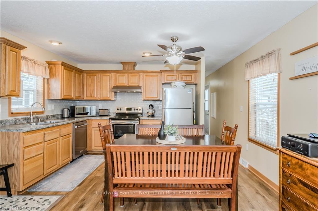 Photo 8 of 41 Cedarbush Crescent Pvt, Puslinch, Rural Puslinch East — HOMEH