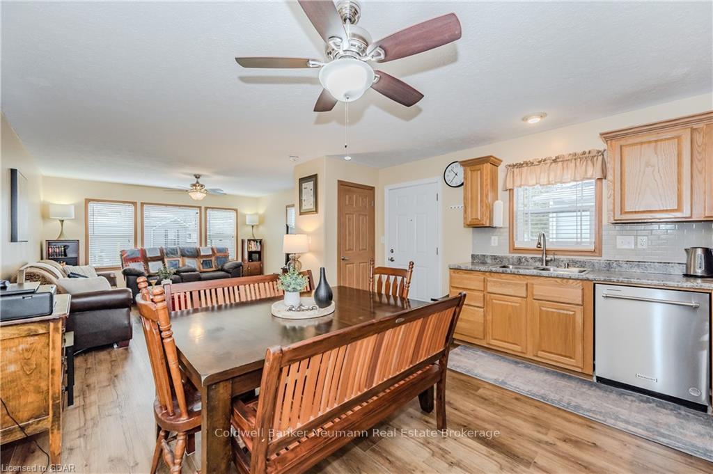 Photo 12 of 41 Cedarbush Crescent Pvt, Puslinch, Rural Puslinch East — HOMEH