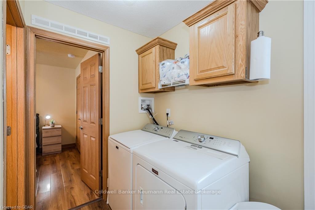Photo 24 of 41 Cedarbush Crescent Pvt, Puslinch, Rural Puslinch East — HOMEH