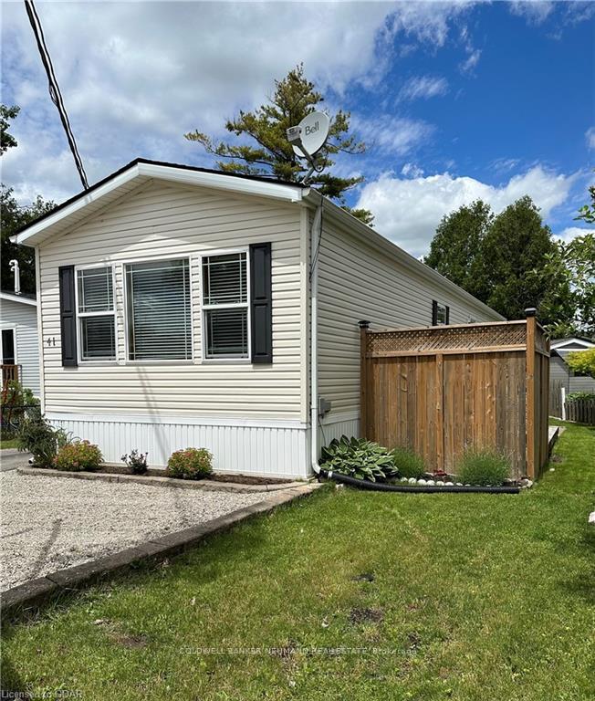 Front of 41 Cedarbush Crescent