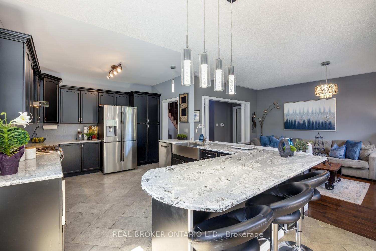 Photo 12 of 916 Barbados Street, Oshawa, Northglen — HOMEH