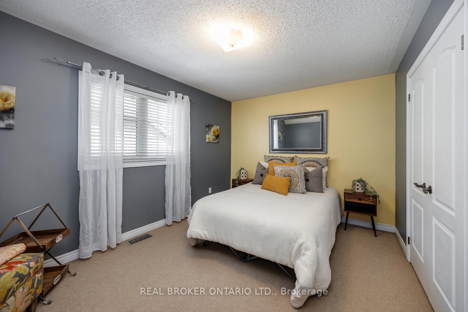 Photo 25 of 916 Barbados Street, Oshawa, Northglen — HOMEH